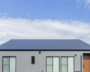 ガルバニウム鋼板屋根